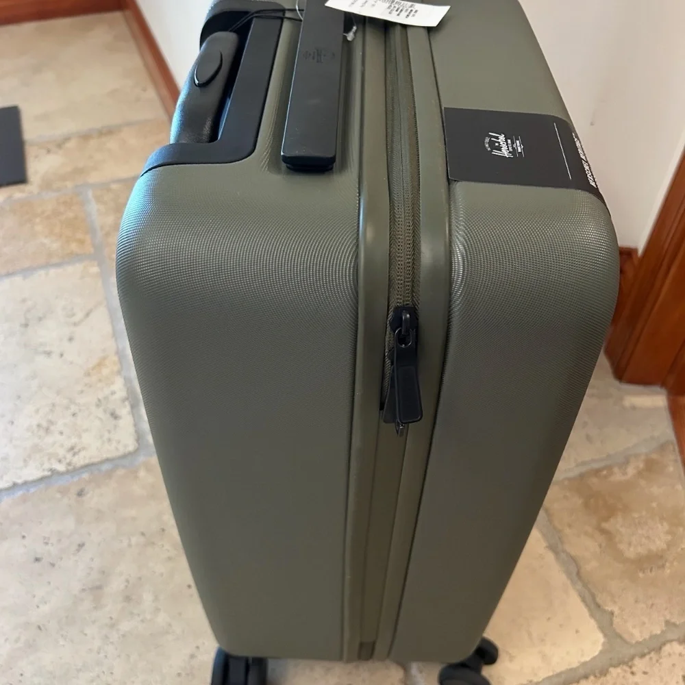 Herschel heritage hardshell, large carry-on suitcase